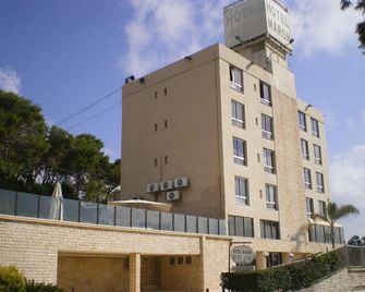 Hotel Marom - Haifa - Building