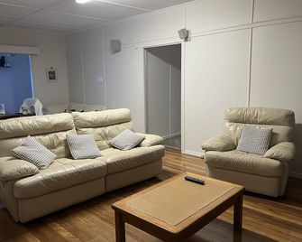 Escape to Rosemount Tavern, late 3pm checkout this winter until 2nd September - Montville - Stue
