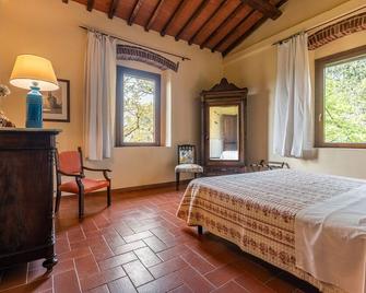 Charming apartment in farmhouse, minutes to Florence, nice views, quiet, pool. - Scandicci - Slaapkamer