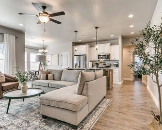 Excellent new home in wonderful neighborhood - Yukon - Sala de estar