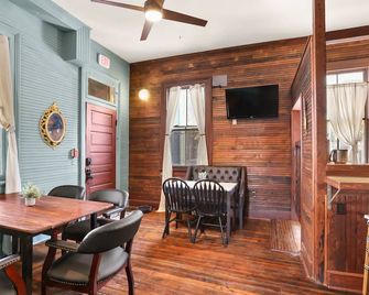 Site 61 Guesthouse - New Orleans
