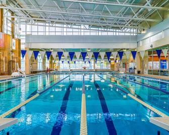 Tall Oaks Retreat - McHenry - Piscina