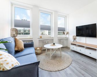 Himmelsstürmer Apartments by Stay Awesome - Kassel - Living room