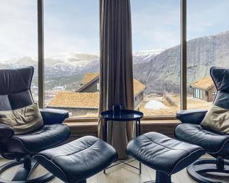 4 Bedroom Lovely Home In Rysstad - Rysstad - Living room