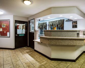 Ramada by Wyndham Sioux Falls - סו פולס - דלפק קבלה