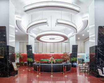 Merlynn Park Hotel - Jakarta - Lobby