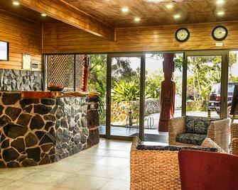 Easter Island Eco Lodge - Hanga Roa - Front desk