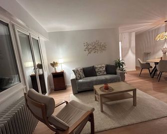 L'Appart Riviera vue panoramique - Saint-Légier-La Chiésaz - Living room