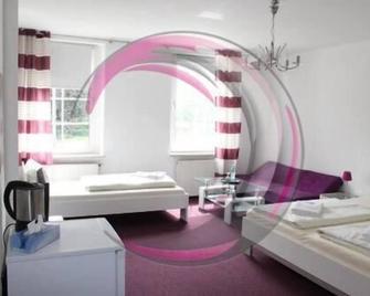 Hotel & Restarant Ausspann - Heidenau - Bedroom