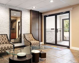 Days Inn by Wyndham Sylvan Lake - Sylvan Lake - Lobby