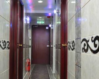 Hong Kong Premium Guest House - Hong Kong - Hallway