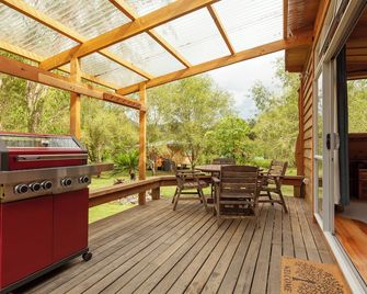 Sub-Tropical Paradise Retreat Willow Creek Cabin with Access to Sauna - Mangonui