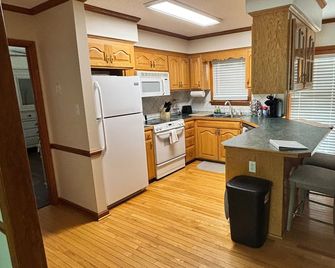 Hideaway by Tanger - Mebane - Kitchen