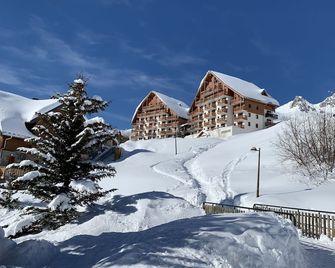 Apartment 6 pers. comfortable with a panoramic view of the ski area - Saint-François-Longchamp - Building