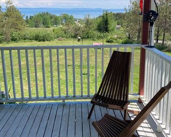 Spacious home in Spencer’s Island - Canning - Balcony