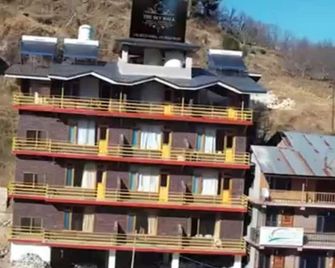The sky walk Hotel and Resturant - Manali - Budova