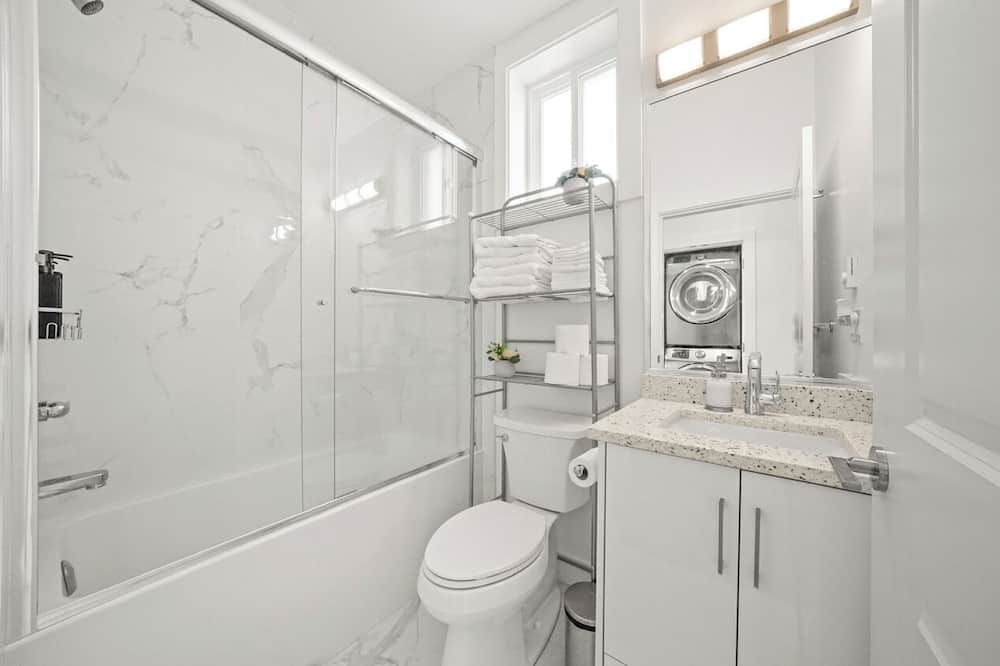 Entire New Cozy And Modern 2-Storey Hous - Vancouver - Bad