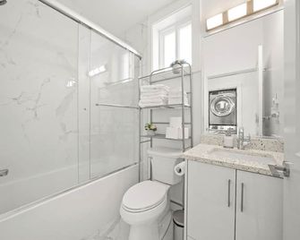 Entire New Cozy And Modern 2-Storey Hous - Vancouver - Baño