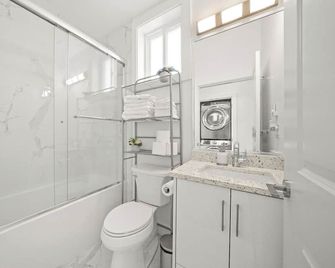 Entire New Cozy And Modern 2-Storey Hous - Vancouver - Bad