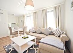 Victoria Residence Apartments by Grand Apartments - Sopot - Living room