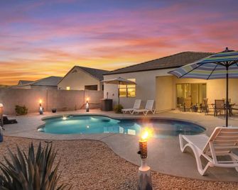East Valley Peaceful Oasis W/Private Pool That Is Heated At No Extra Cost - Florence - Bazén