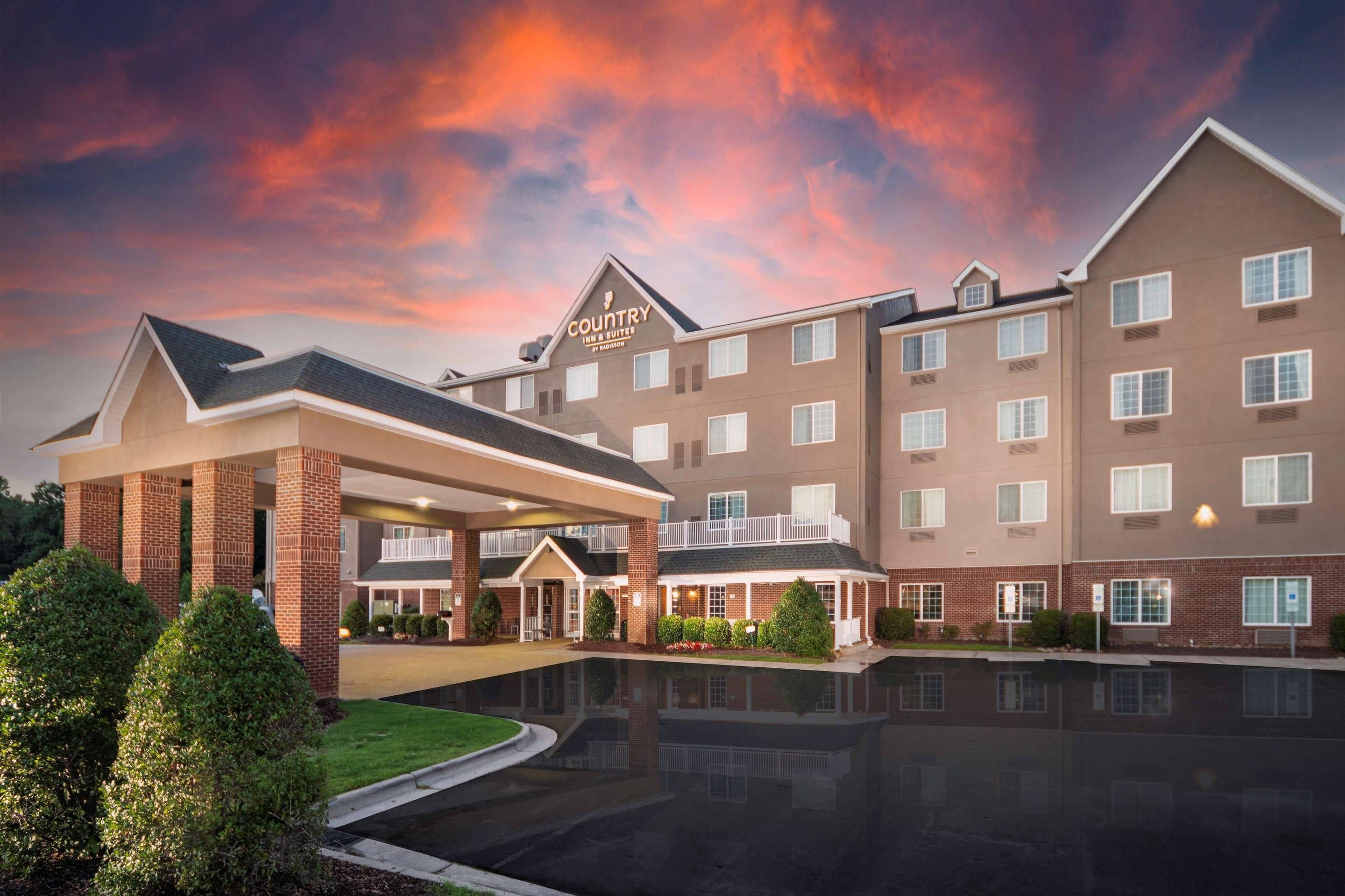 Country Inn & Suites by Radisson, Rocky Mount, NC - Rocky Mount - Edificio