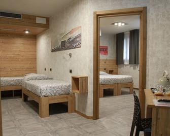 Bed & Rooms , Apartments Corte Rossa - Tirano - Bedroom