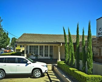 كلوب موتل - واغا واغا - مبنى