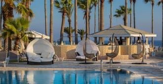 Leonardo Plaza Cypria Maris Beach Hotel & Spa - Paphos - Pool