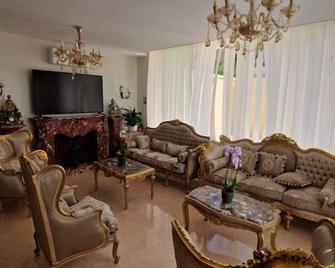 Hotel Royal - Ivry-sur-Seine - Obývací pokoj