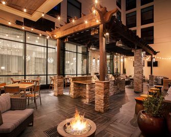 Homewood Suites by Hilton Louisville Downtown - לואיסוויל - מסעדה