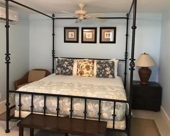 Spectacular ocean views and a five minute walk from the beach - Providenciales - Bedroom