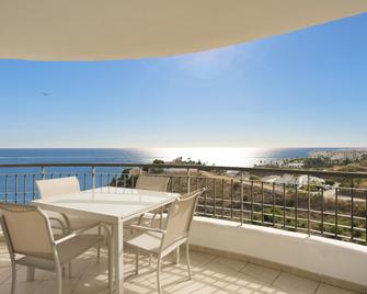 Olée Nerja Holiday Rentals by Fuerte Group - Торрокс - Балкон