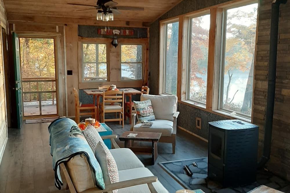 Lake View Cabin
