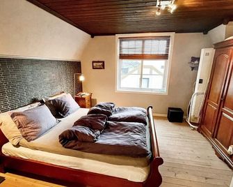 8 person holiday home in MÅLØY-By Traum - Måløy - Bedroom