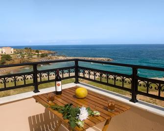 Christina Apartments - Panormos - Balcone