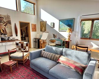 Inn Paradiso - Paso Robles - Living room