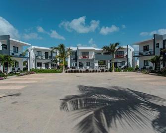 Genesis Residences Meads Bay 2 - Upstairs Unit - Shoal Bay - Edificio