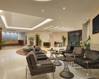 Ramada by Wyndham Abu Dhabi Corniche - אבו דאבי - לובי