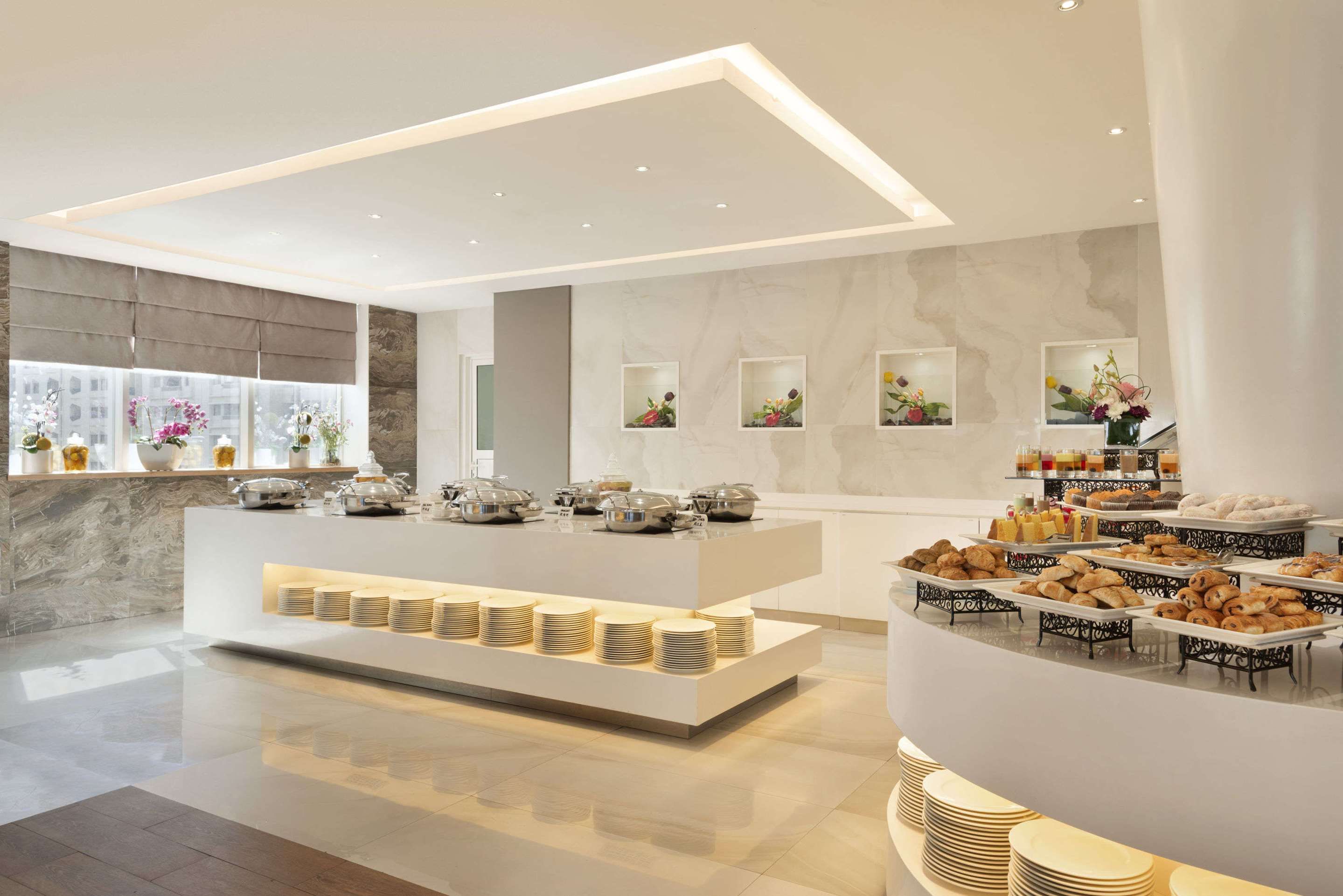 Ramada by Wyndham Abu Dhabi Corniche - אבו דאבי - בופה