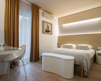Hotel Daniele - Lignano Sabbiadoro - Bedroom