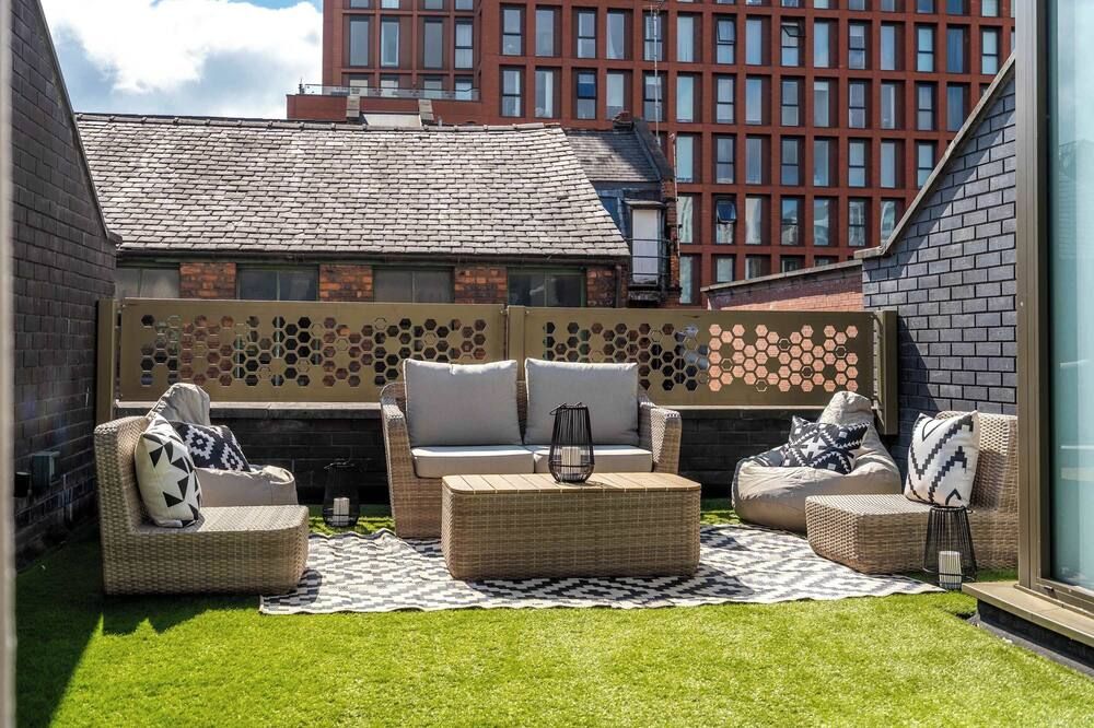 Walk to Canal St. | Luxurious Townhome w/ Roof Top - פרסטוויץ' - פטיו