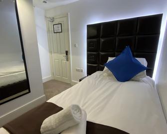 The Charles Hotel - Chatham - Bedroom