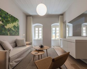 Amalie Suites - Náfplio - Living room