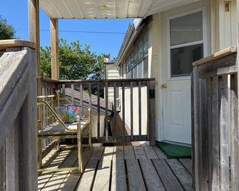 Sunset Paradise - Next to the beach with an amazing view! - Sauble Beach - Balcony