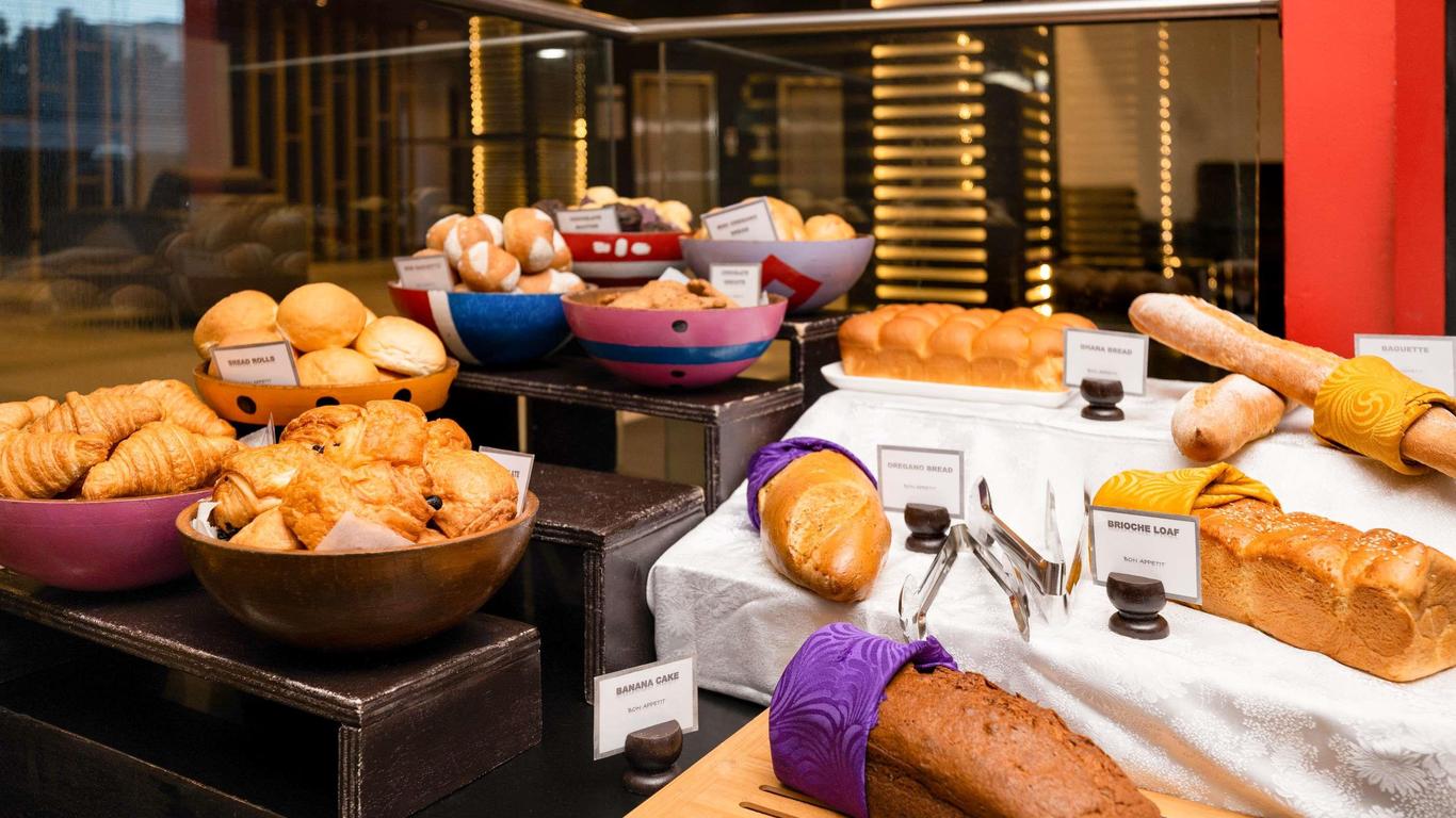 イビス スタイルズ アクラ エアポート