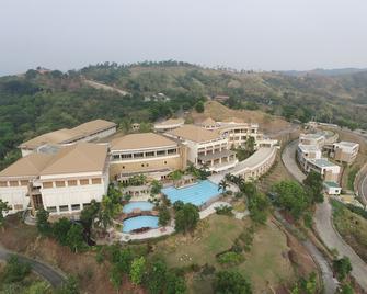 Timberland Highlands Resort - San Mateo - Building