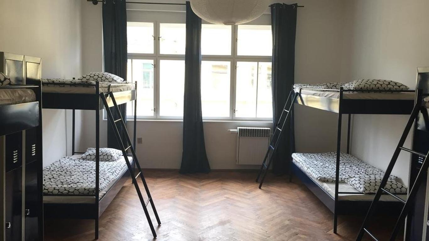Cosmopole Hostel