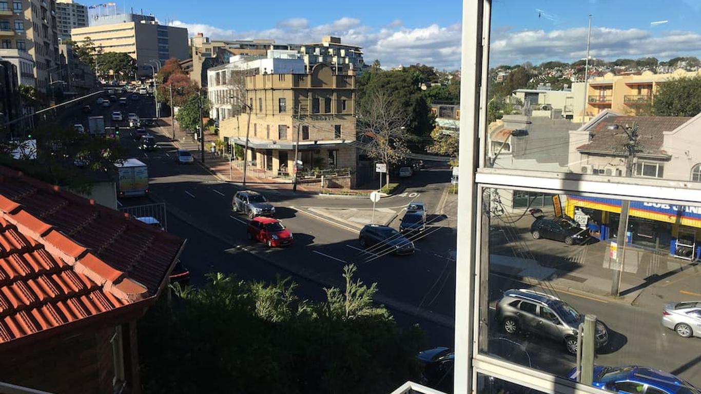 Edgecliff Lodge Motel