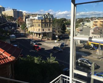 Edgecliff Lodge Motel - סידני - מרפסת